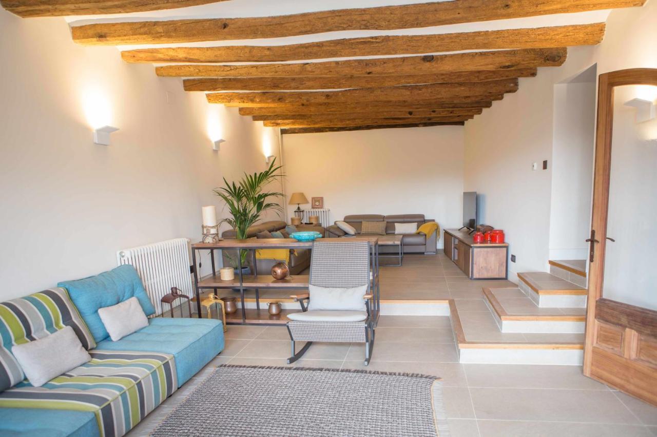 Casa Rural Masia Les Apieres El Pla de Manlleu Bagian luar foto