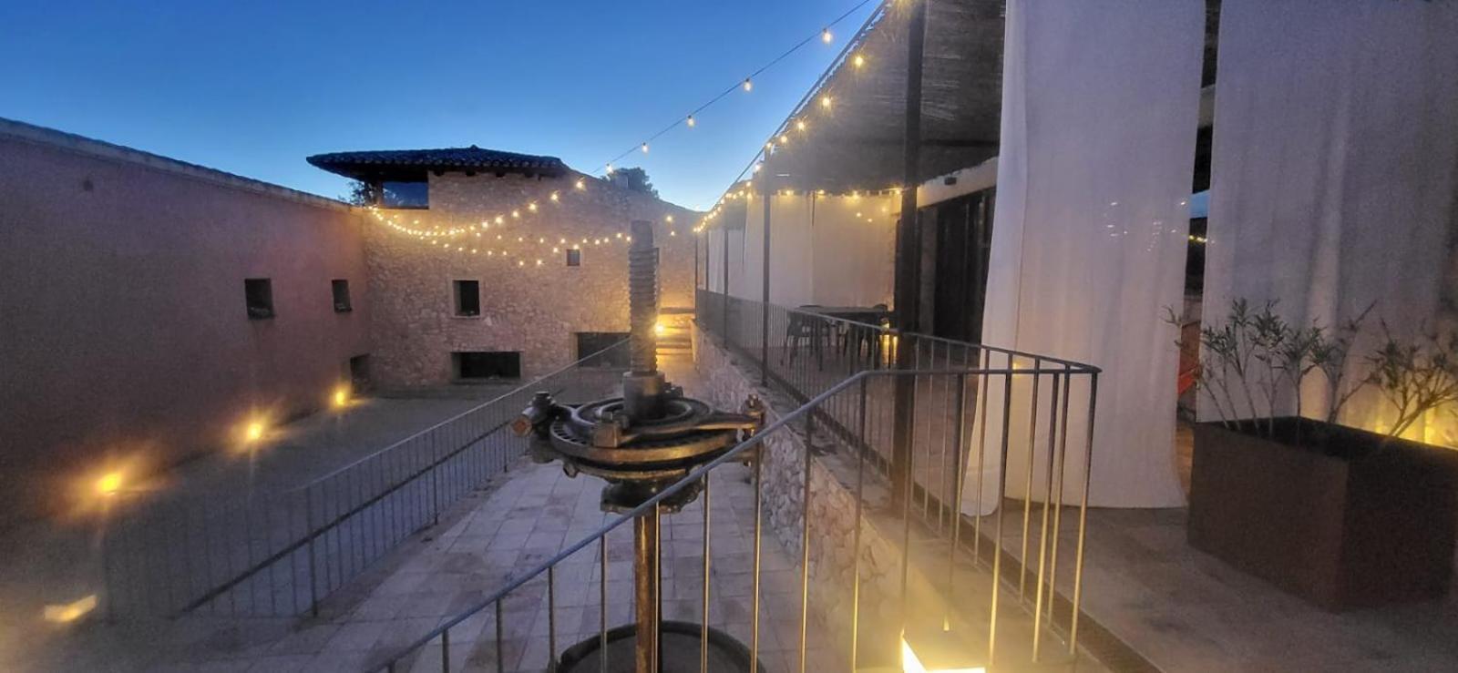 Casa Rural Masia Les Apieres El Pla de Manlleu Bagian luar foto