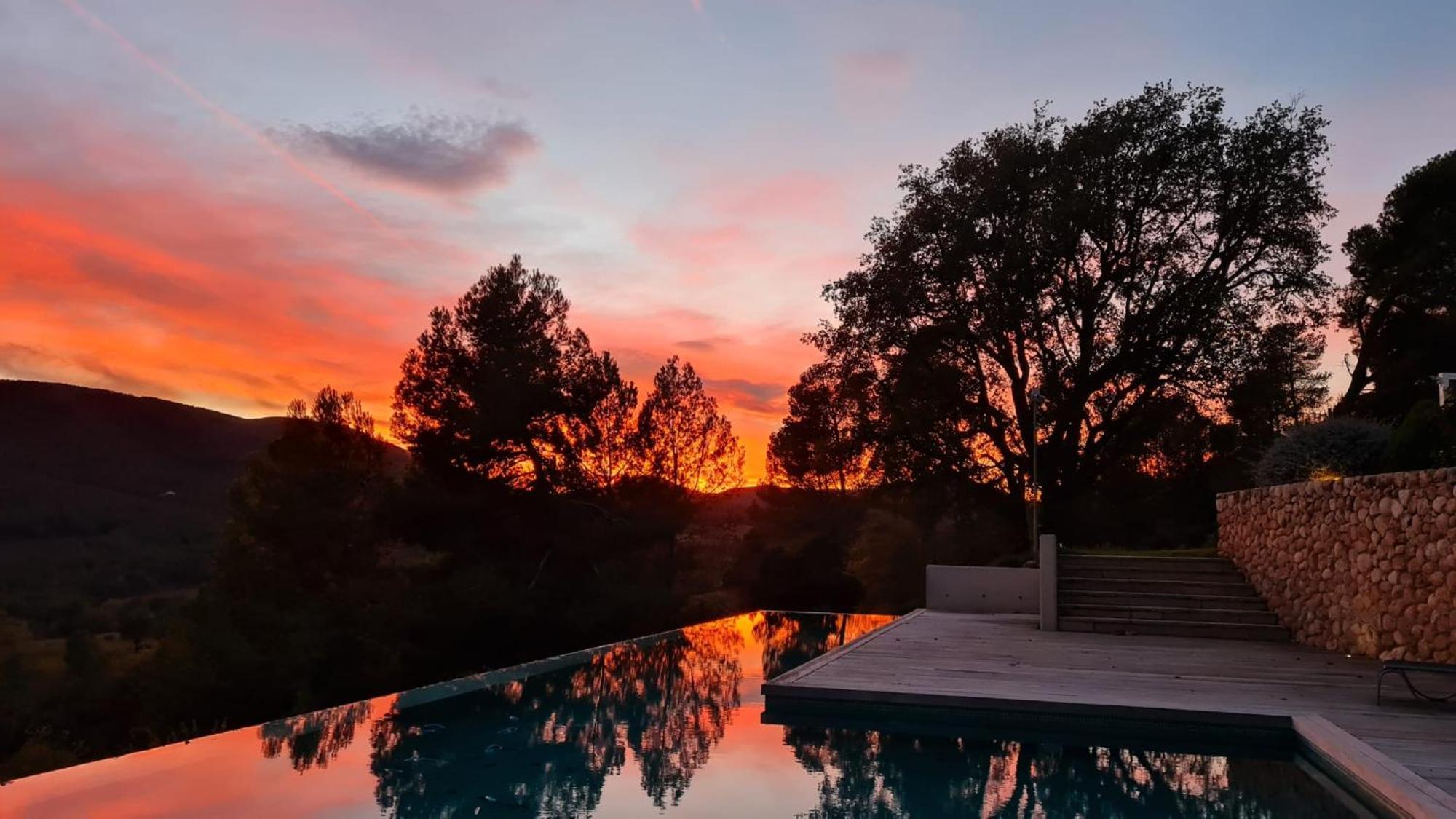 Casa Rural Masia Les Apieres El Pla de Manlleu Bagian luar foto